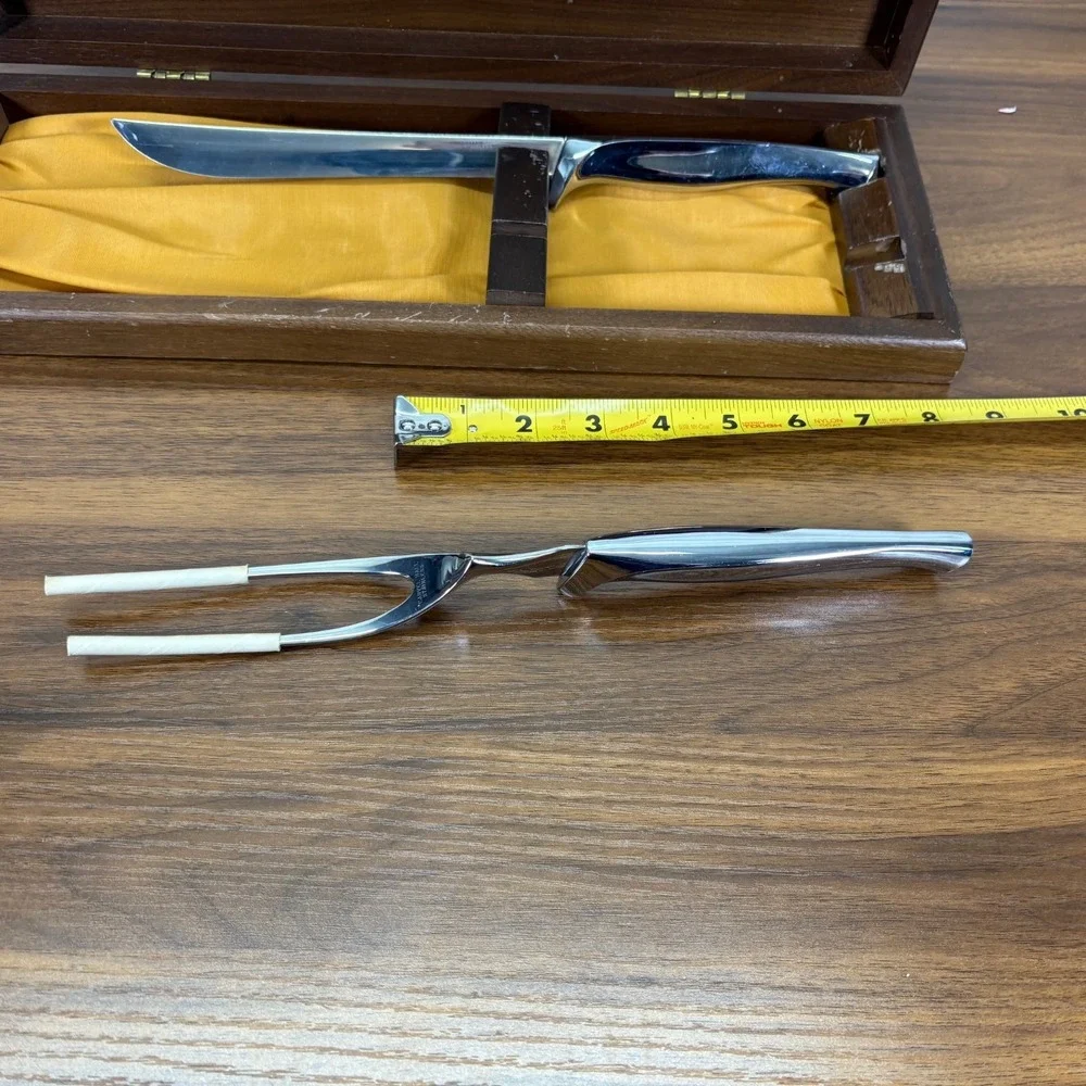 VINTAGE Carvel Hall Knives for Roast‎ Carving set with Walnut case #22164